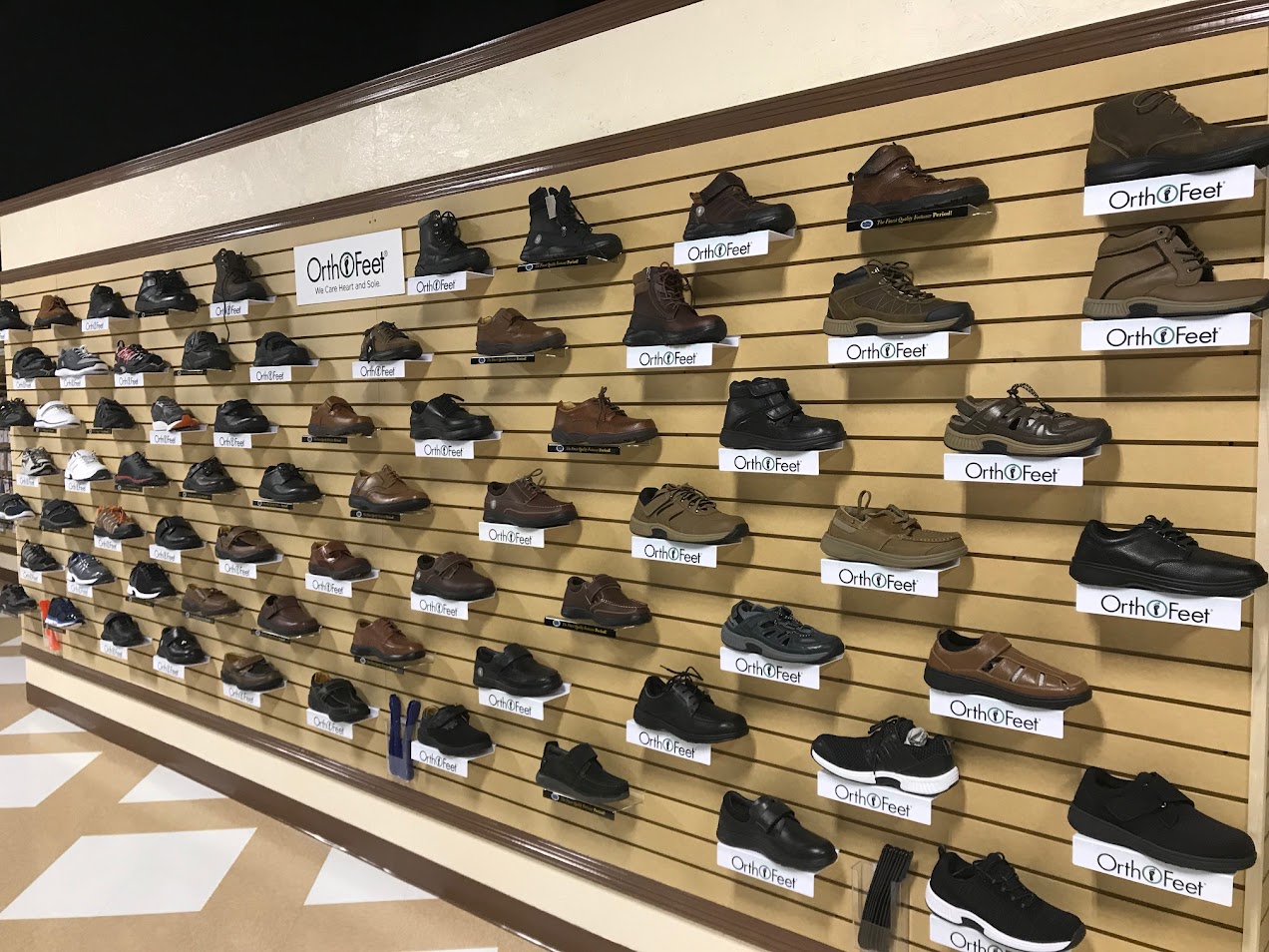Orthofeet shoes display