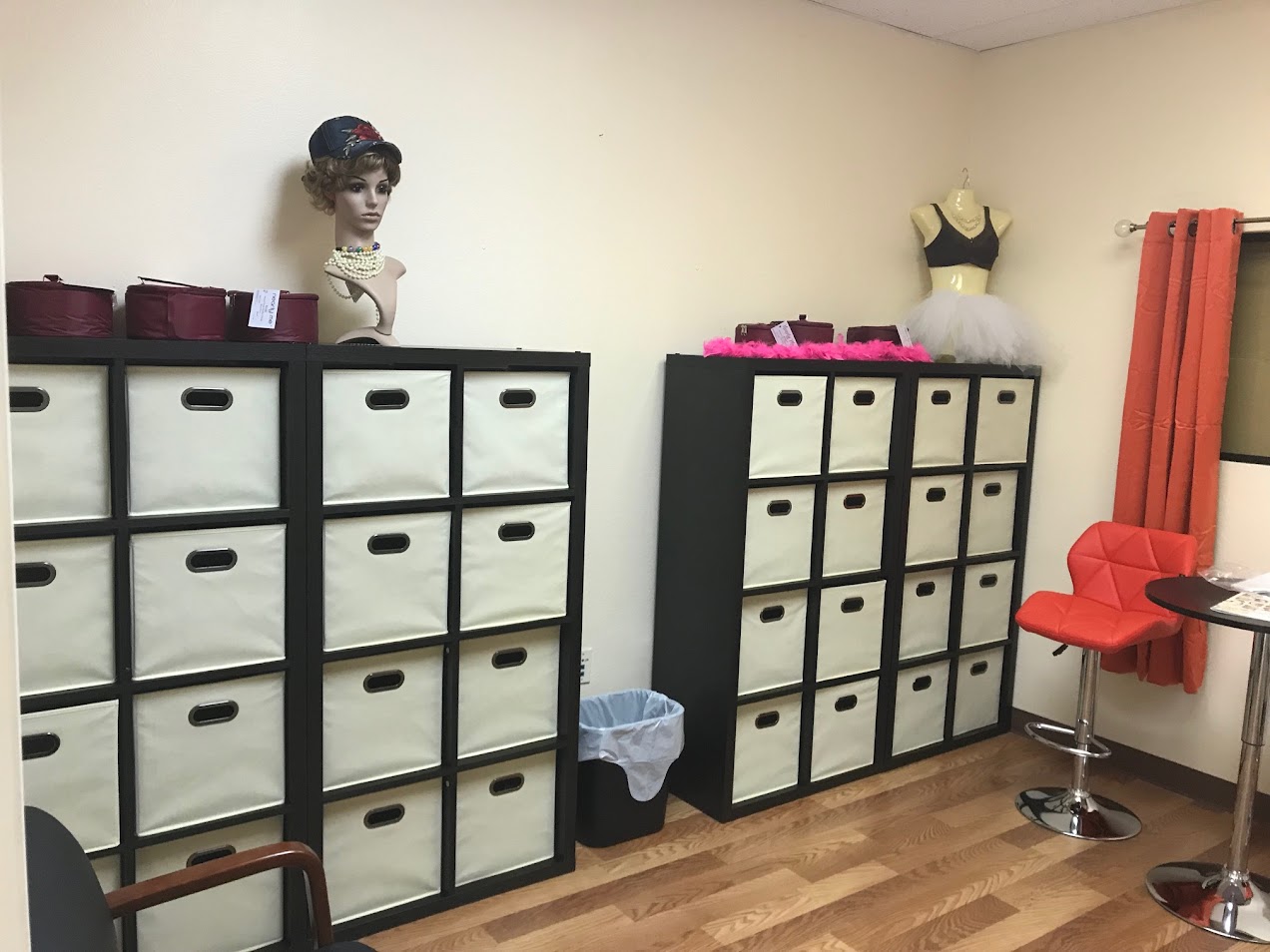 A room with mannequin figure